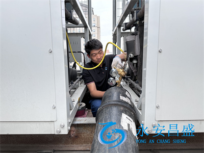 水冷中央空調上門(mén)維修電話(huà)